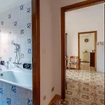 Bilocale Fronte Mare E Parcheggio Privato Διαμέρισμα