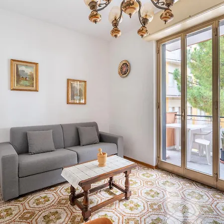 Bilocale Fronte Mare E Parcheggio Privato Apartman