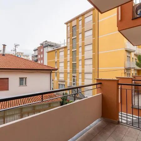 Daire Bilocale Fronte Mare E Parcheggio Privato *