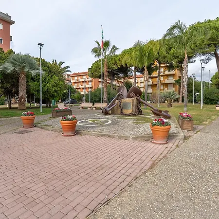 Bilocale Fronte Mare E Parcheggio Privato
