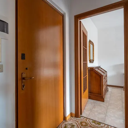 Bilocale Fronte Mare E Parcheggio Privato Daire