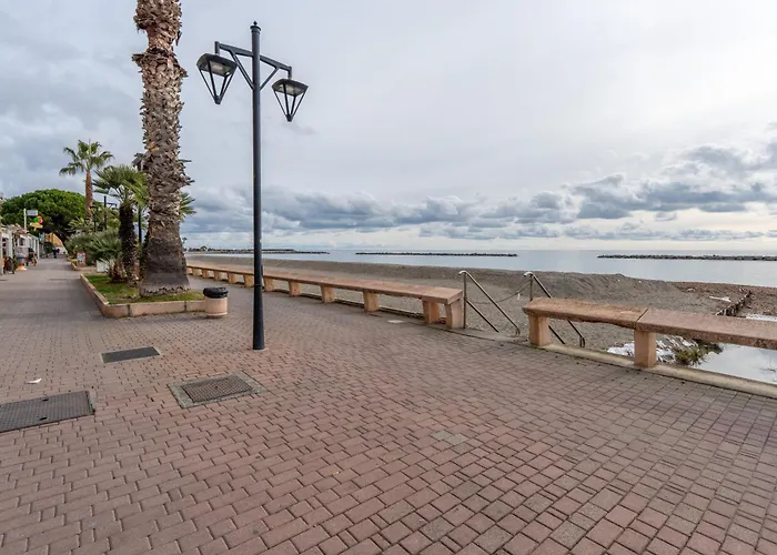 Bilocale Fronte Mare E Parcheggio Privato Apartman *