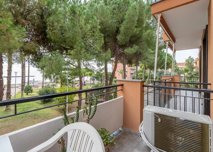 Bilocale Fronte Mare E Parcheggio Privato Apartman *