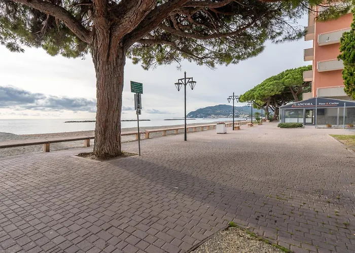 Bilocale Fronte Mare E Parcheggio Privato Apartman *
